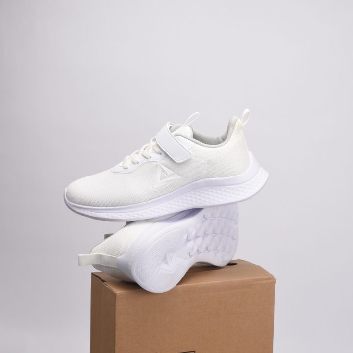 PEAK FOOTWEAR