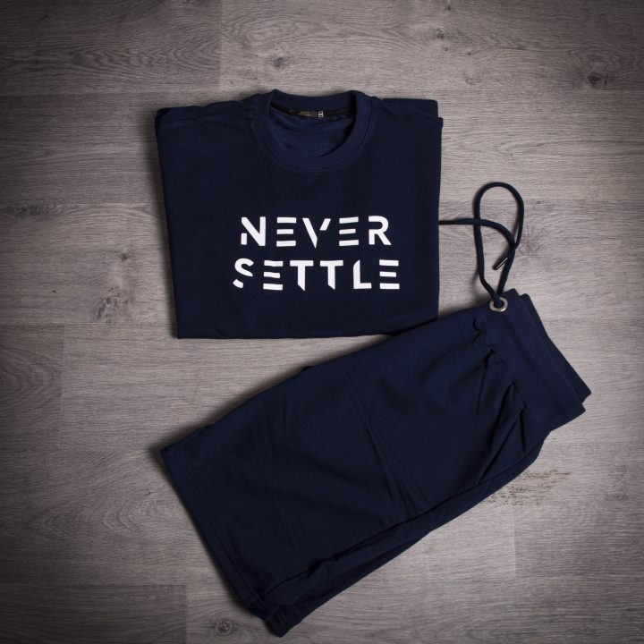 ENSEMBLE BLEU NUIT *NEVER SETTLE *
