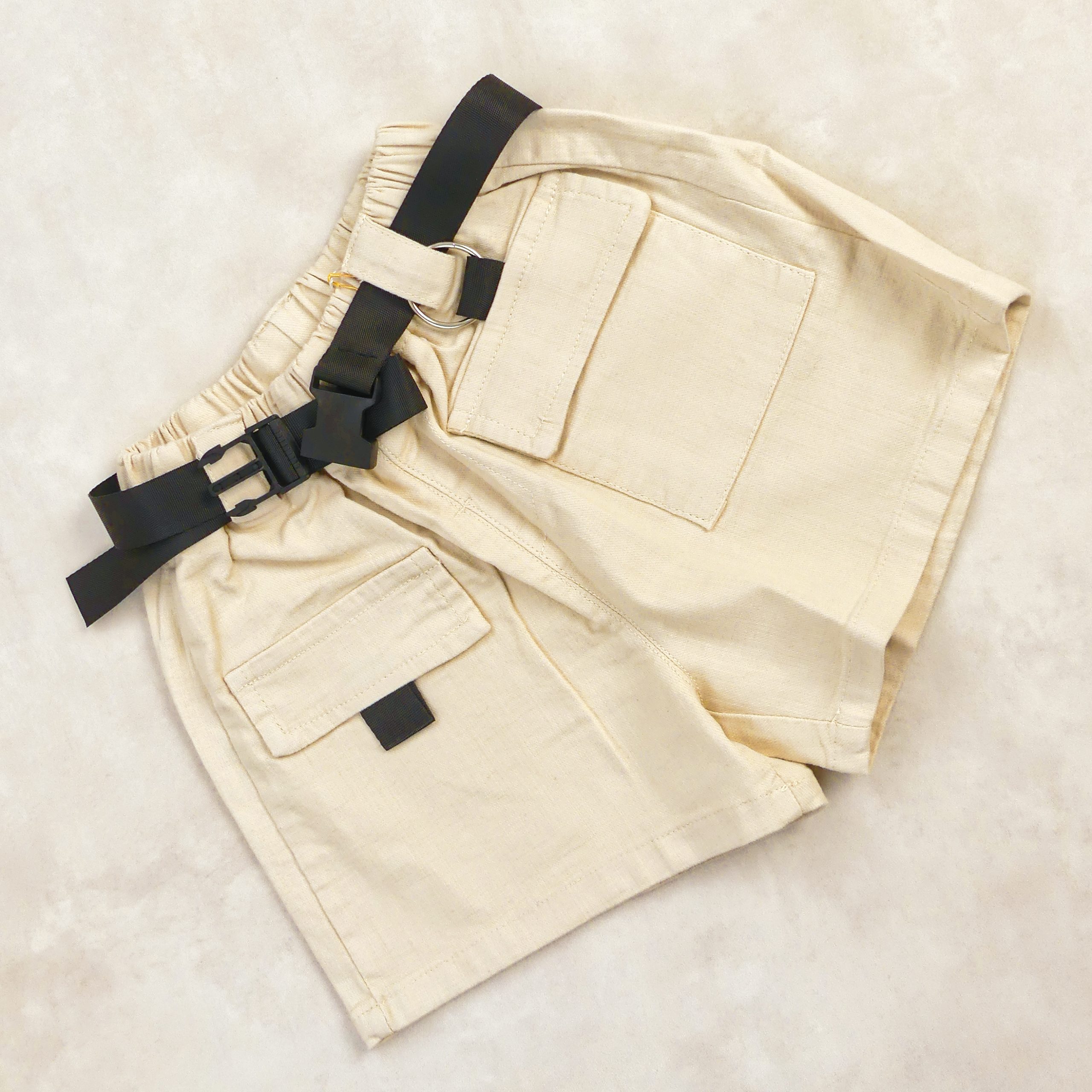 SHORT BEIGE AVEC CEINTURE NOIR – Image 2