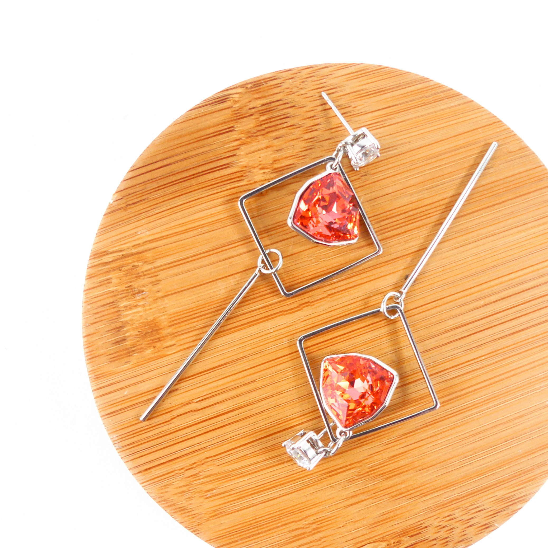boucle d'oreille pendantes triangle -orange – Image 3
