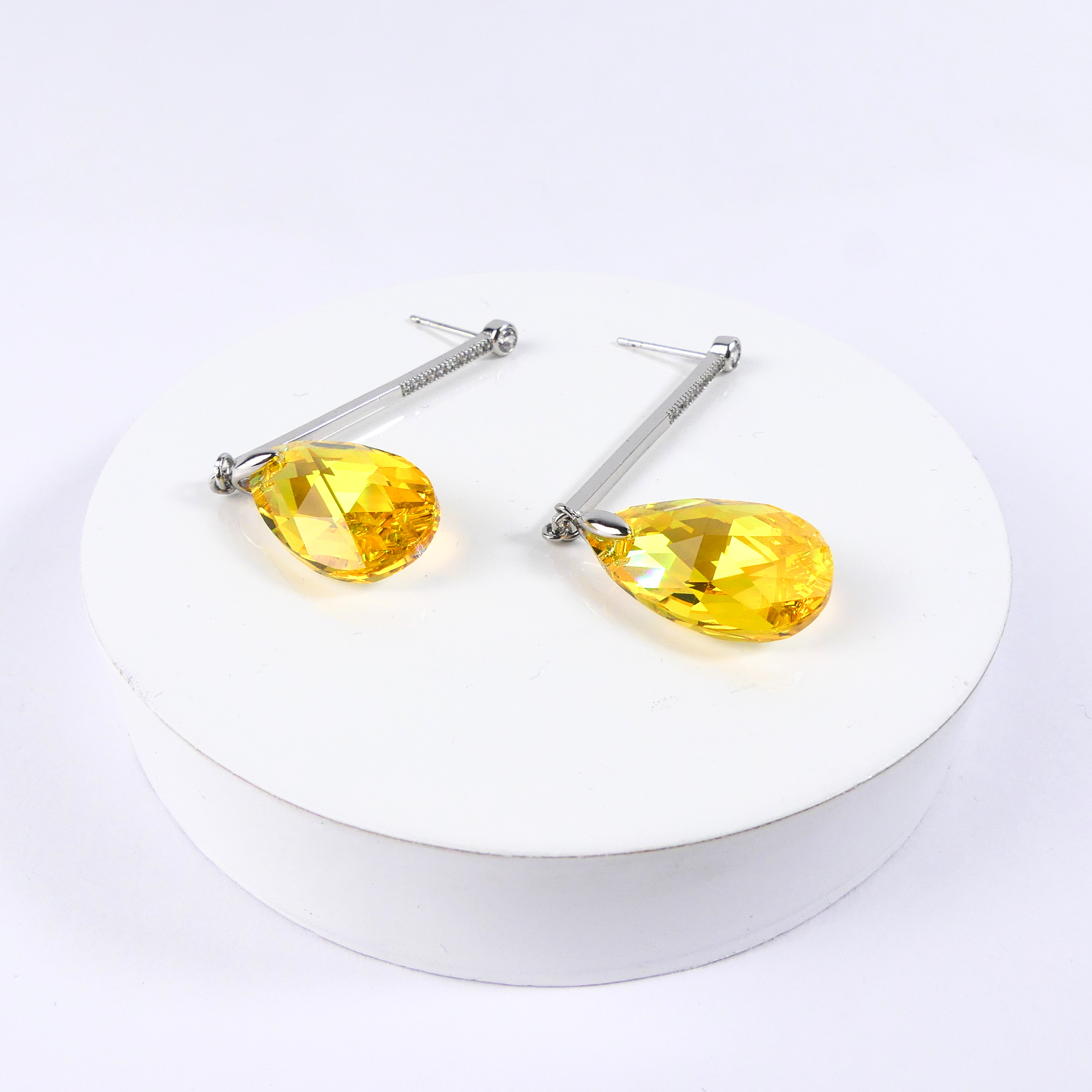 boucle d'oreille pendantes goutte jaune – Image 3