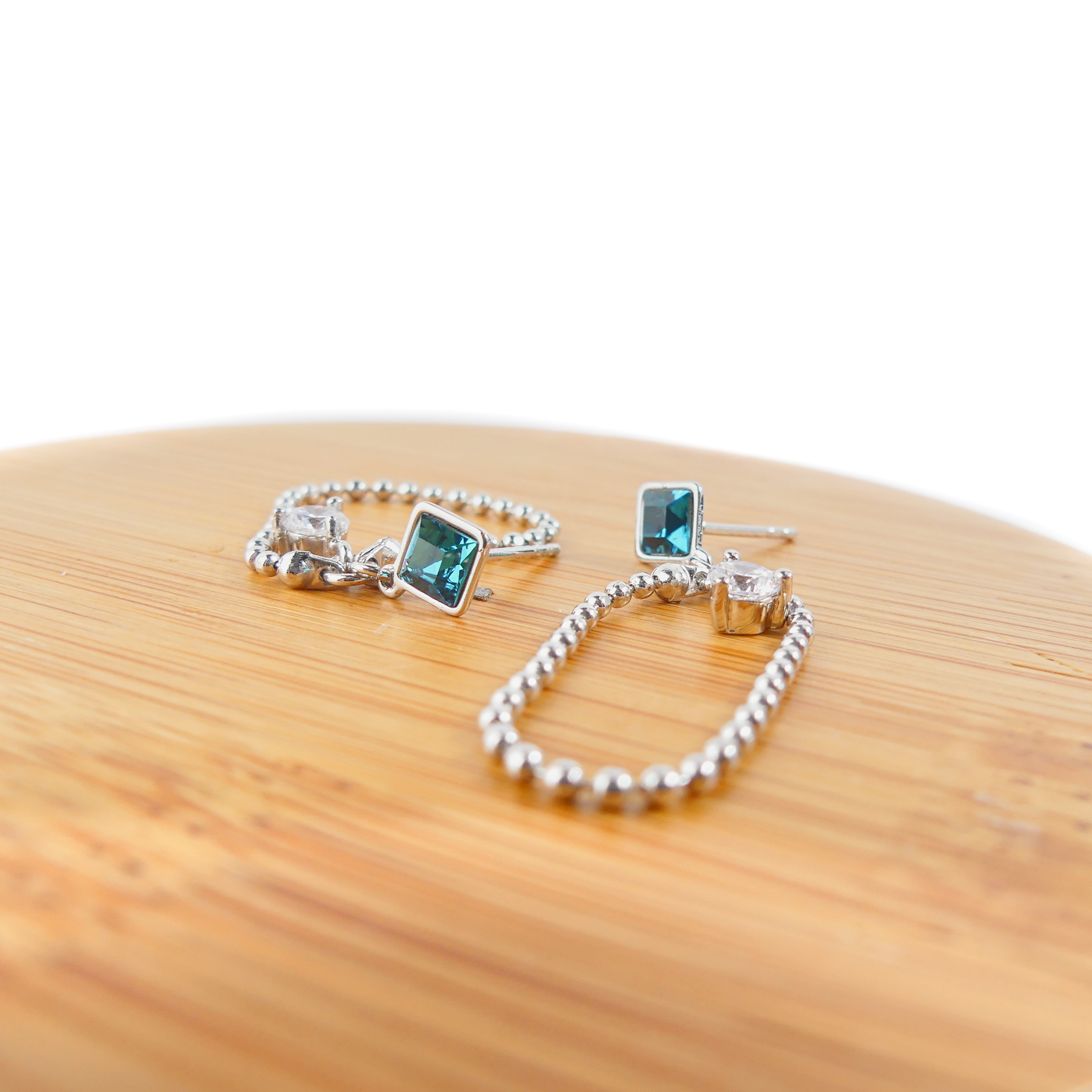 Boucle d'oreille petit carré Blue – Image 3