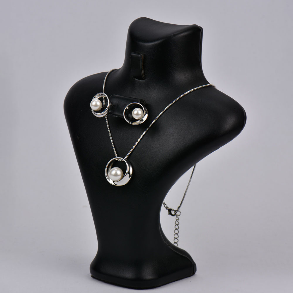 Moonlit Pearl – Image 2