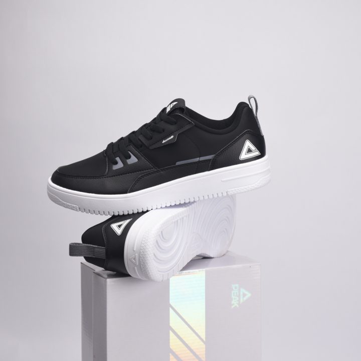 PEAK FOOTWEAR