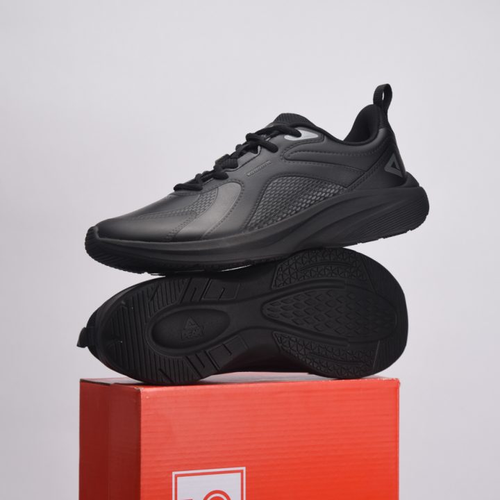 PEAK FOOTWEAR
