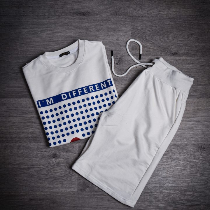 ENSEMBLE BLANC ET BLEU *I&rsquo;M DIFFERET*