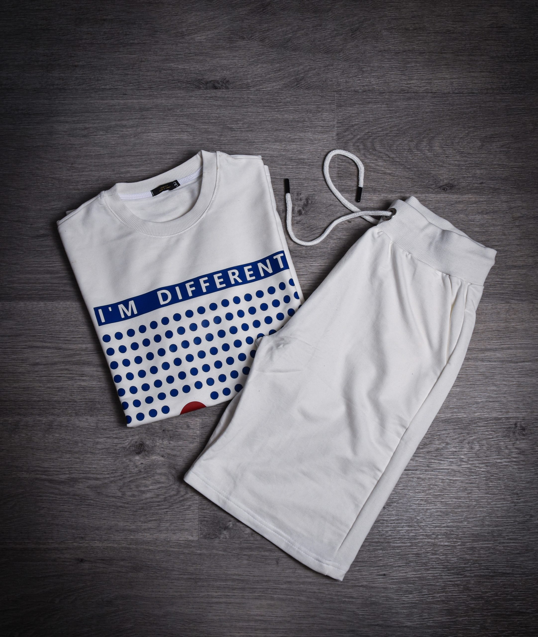 ENSEMBLE BLANC ET BLEU *I'M DIFFERET* – Image 2