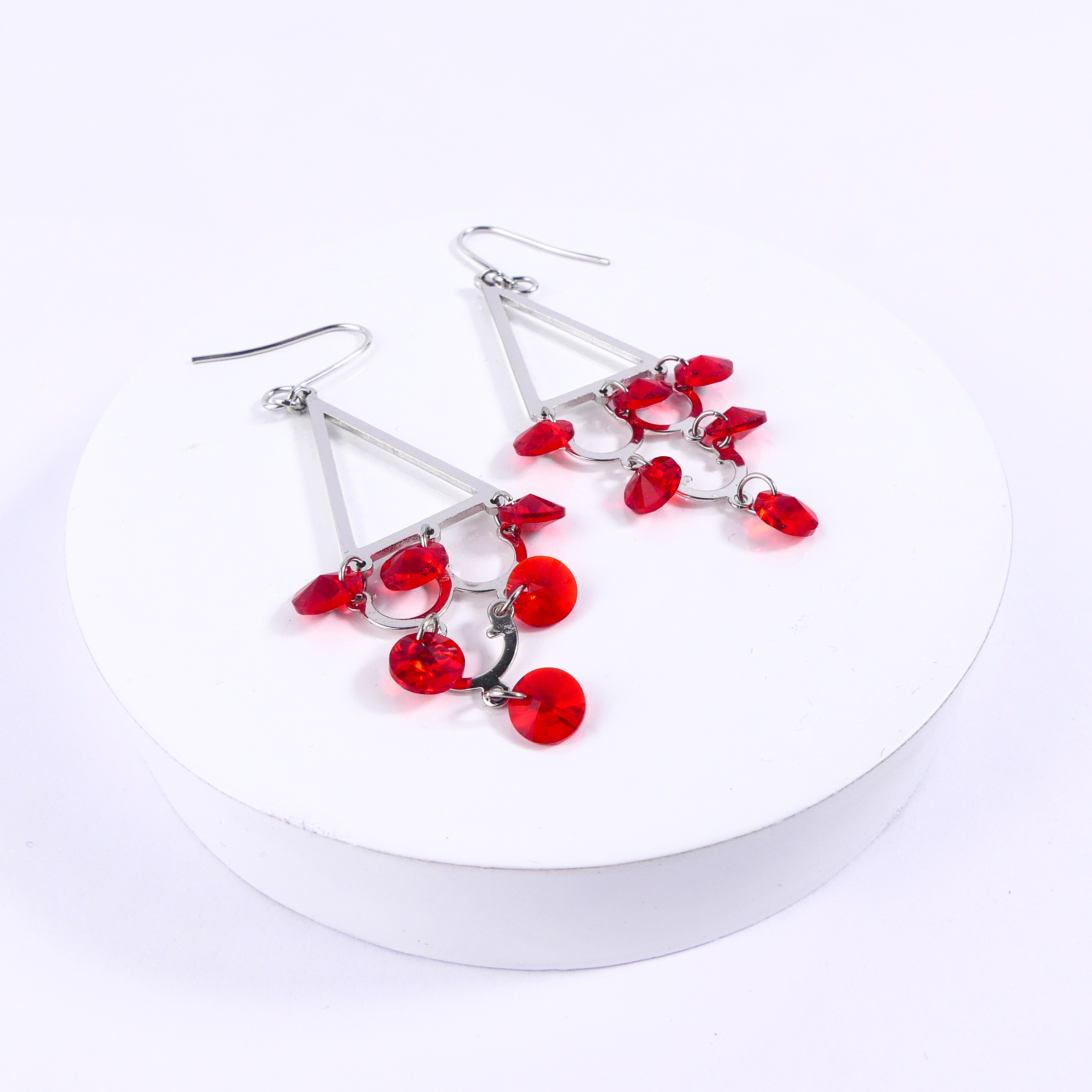 boucle d'oreille traiangle rouge – Image 4