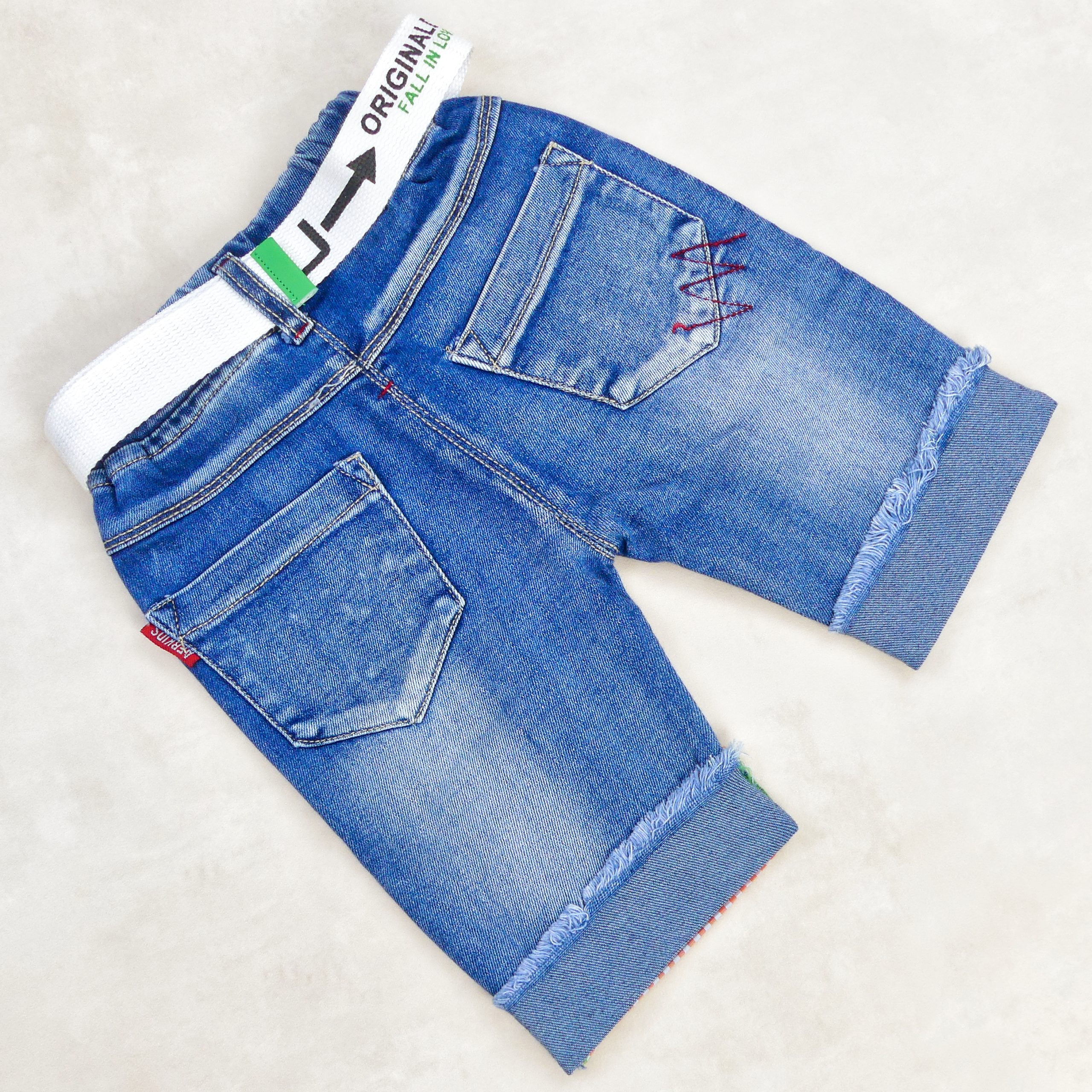 Pantacourt Jeans Bleu avec Bordure a carreau Bleu et rouge – Image 4