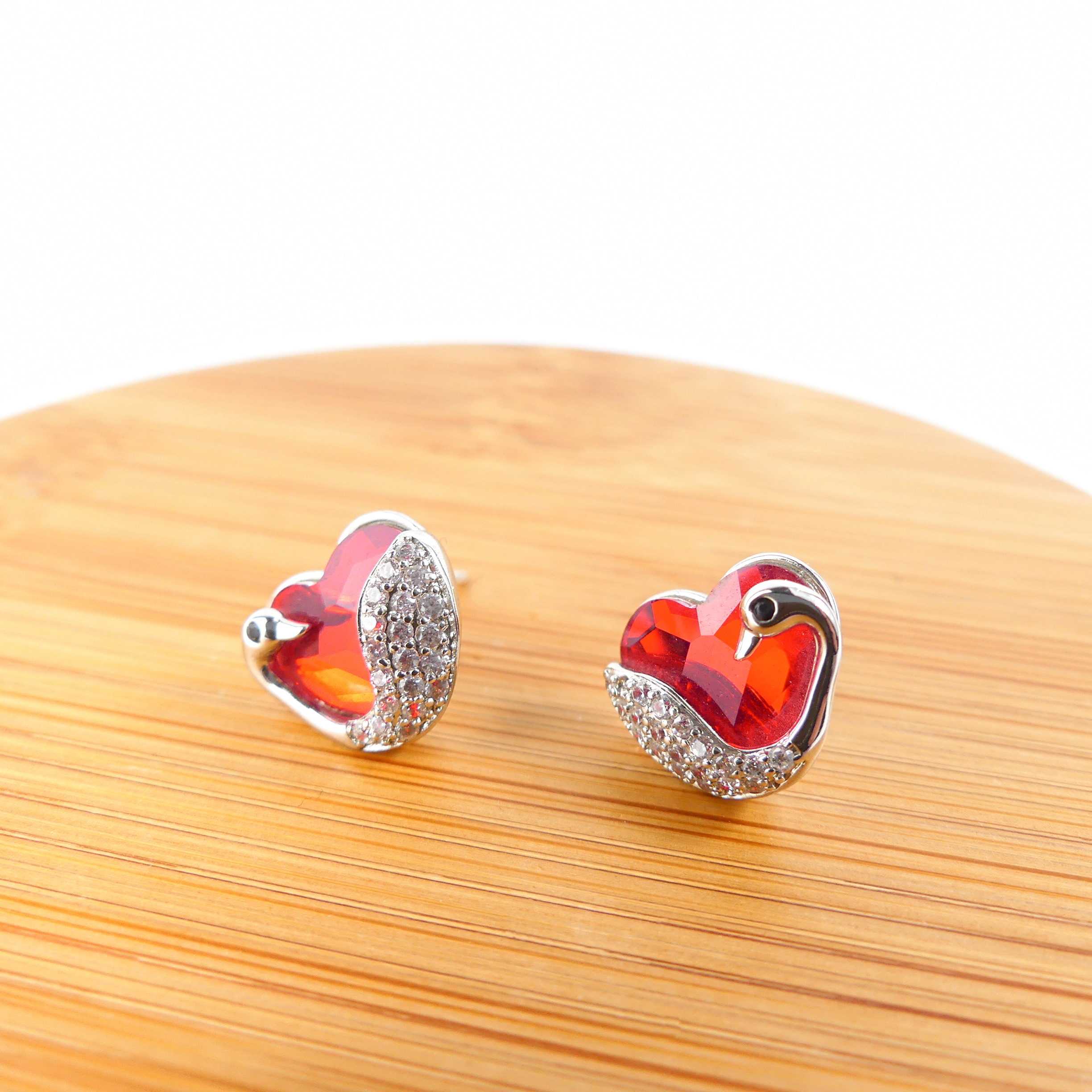 boucle d'oreille coeur rouge – Image 4