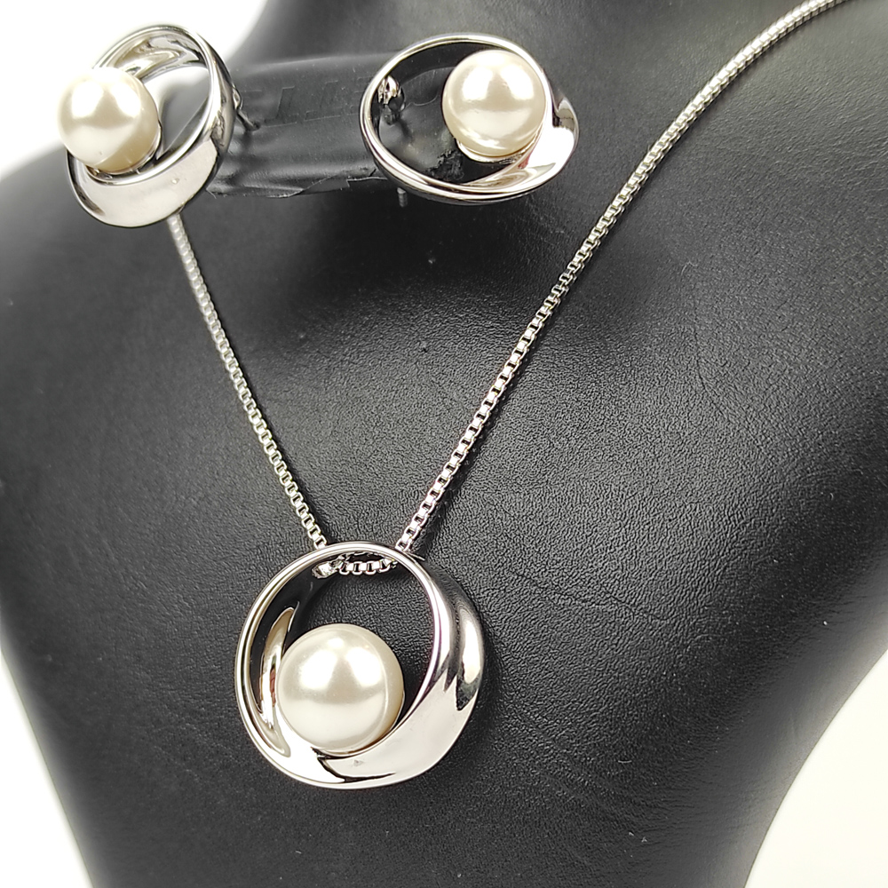 Moonlit Pearl – Image 3