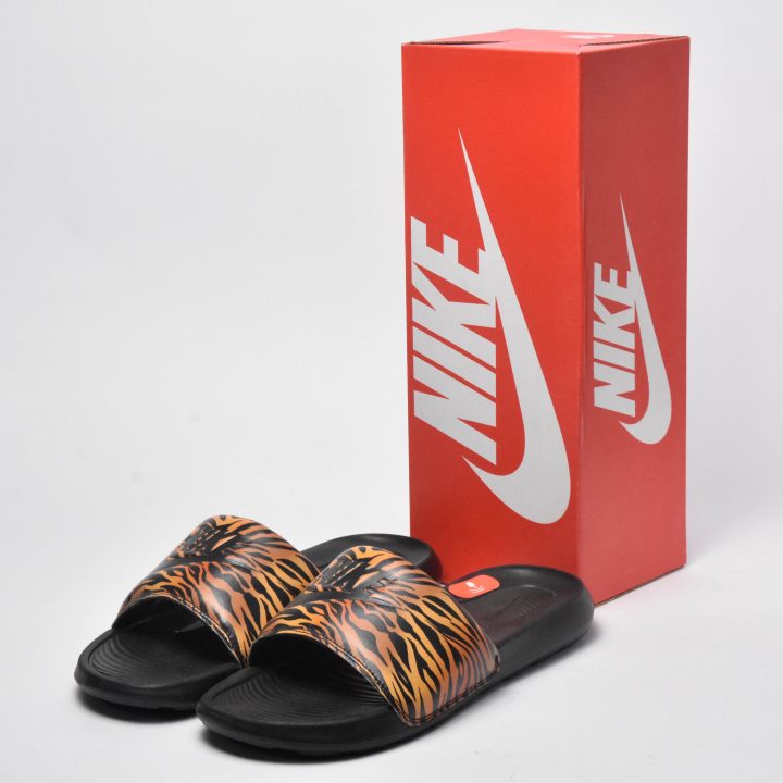 NIKE Victori One Print