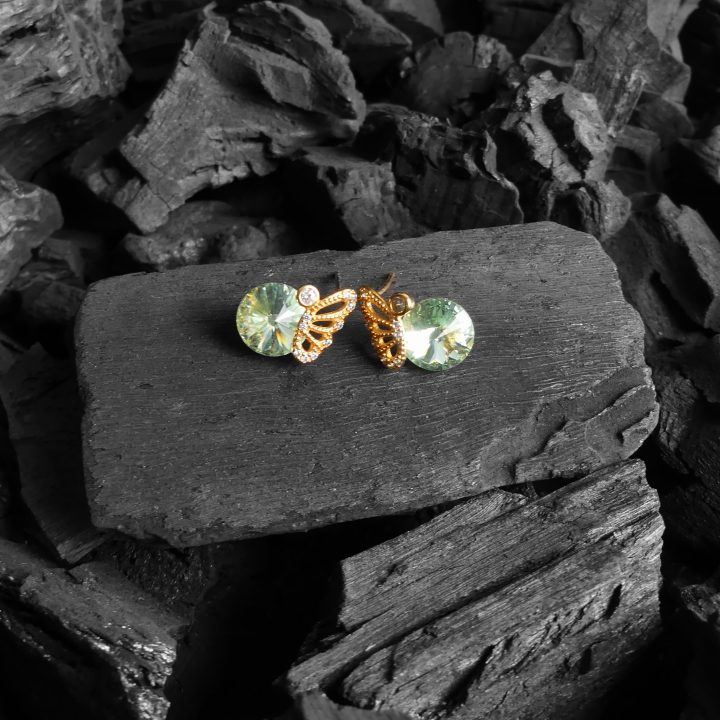 boucle d&rsquo;oreille aile vert clair