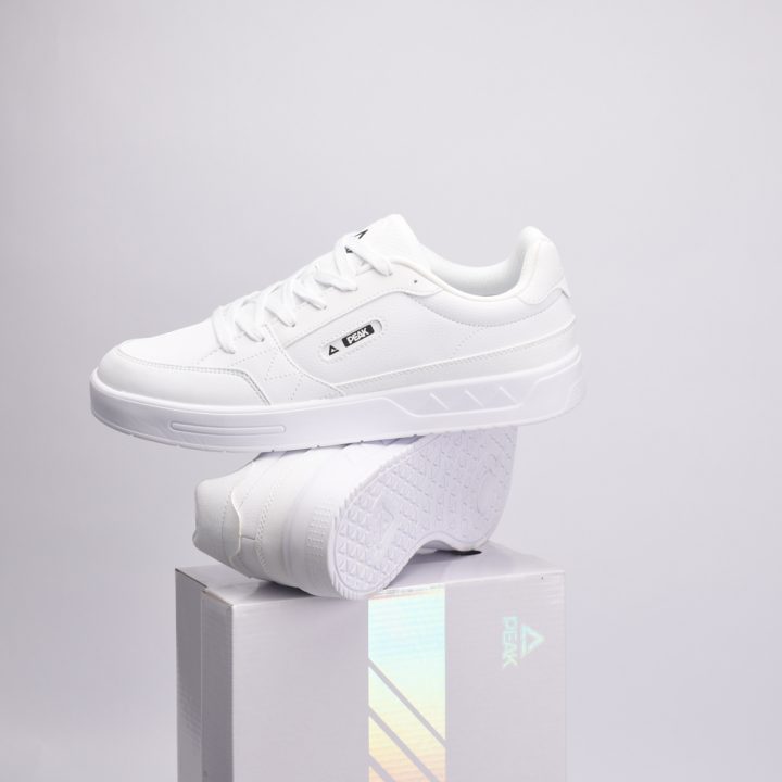 PEAK FOOTWEAR