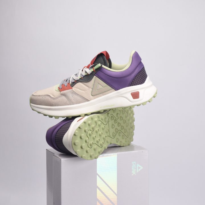 PEAK FOOTWEAR
