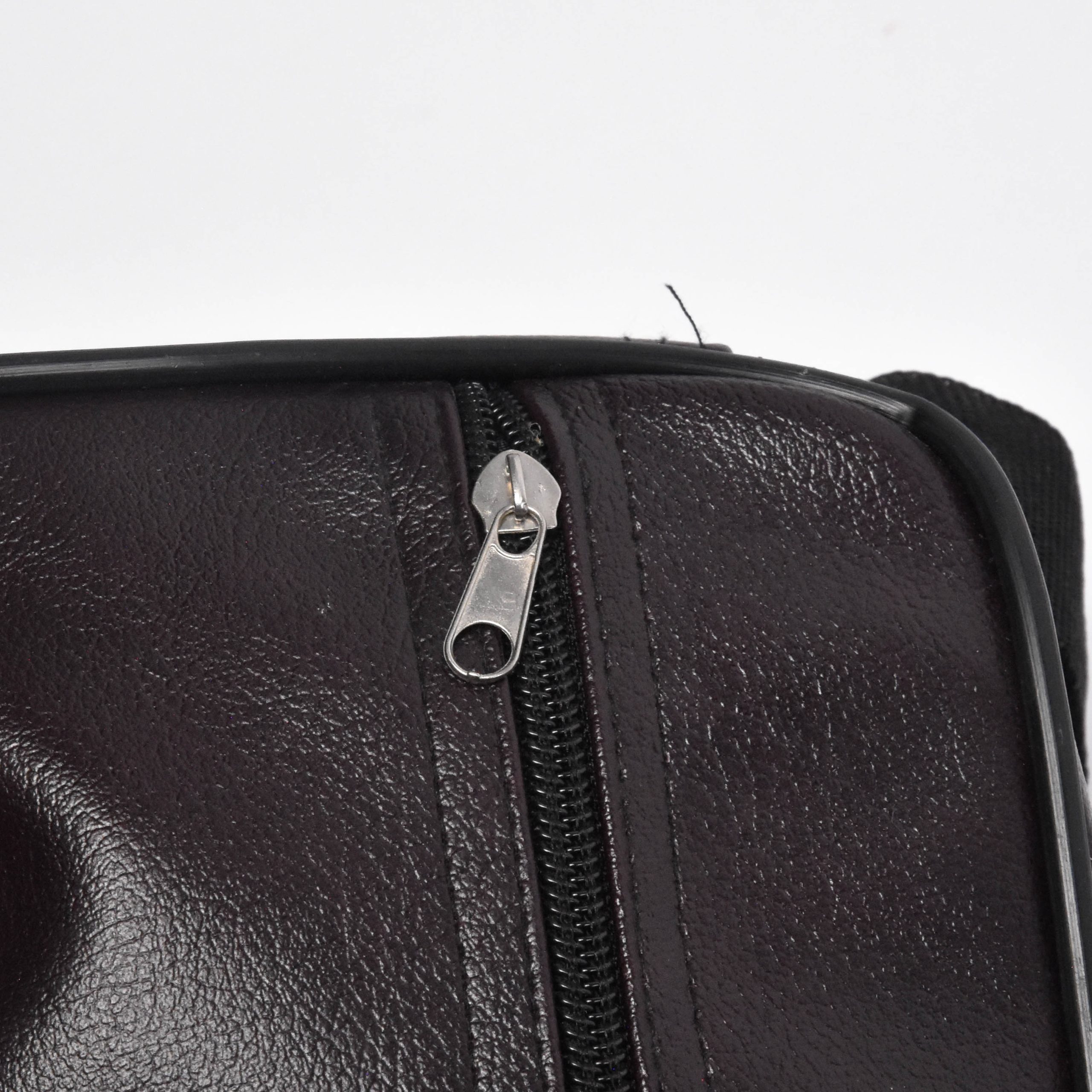 Sac Bandoulière Urbain en Simili Cuir Rouge terre brûlée – Image 2