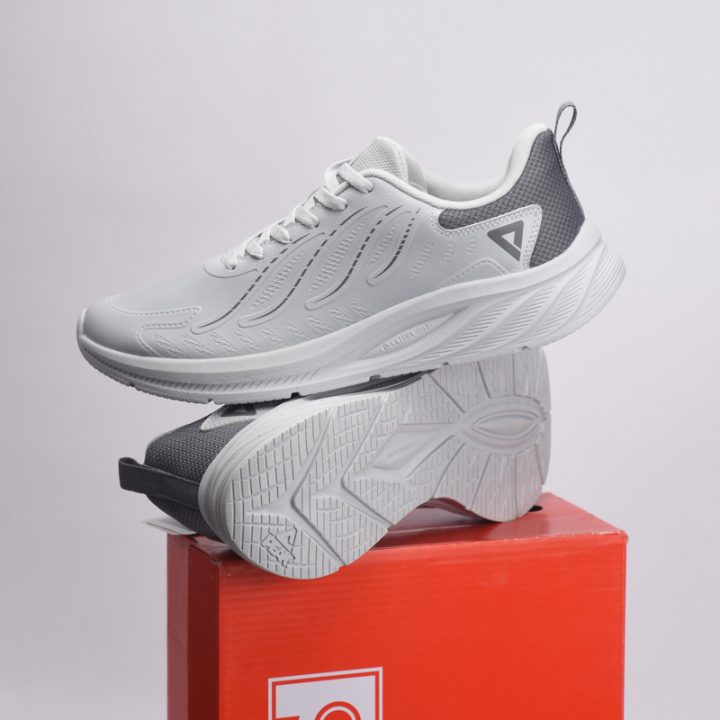 PEAK FOOTWEAR