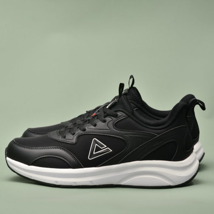 WALKING SHOES – PEAK