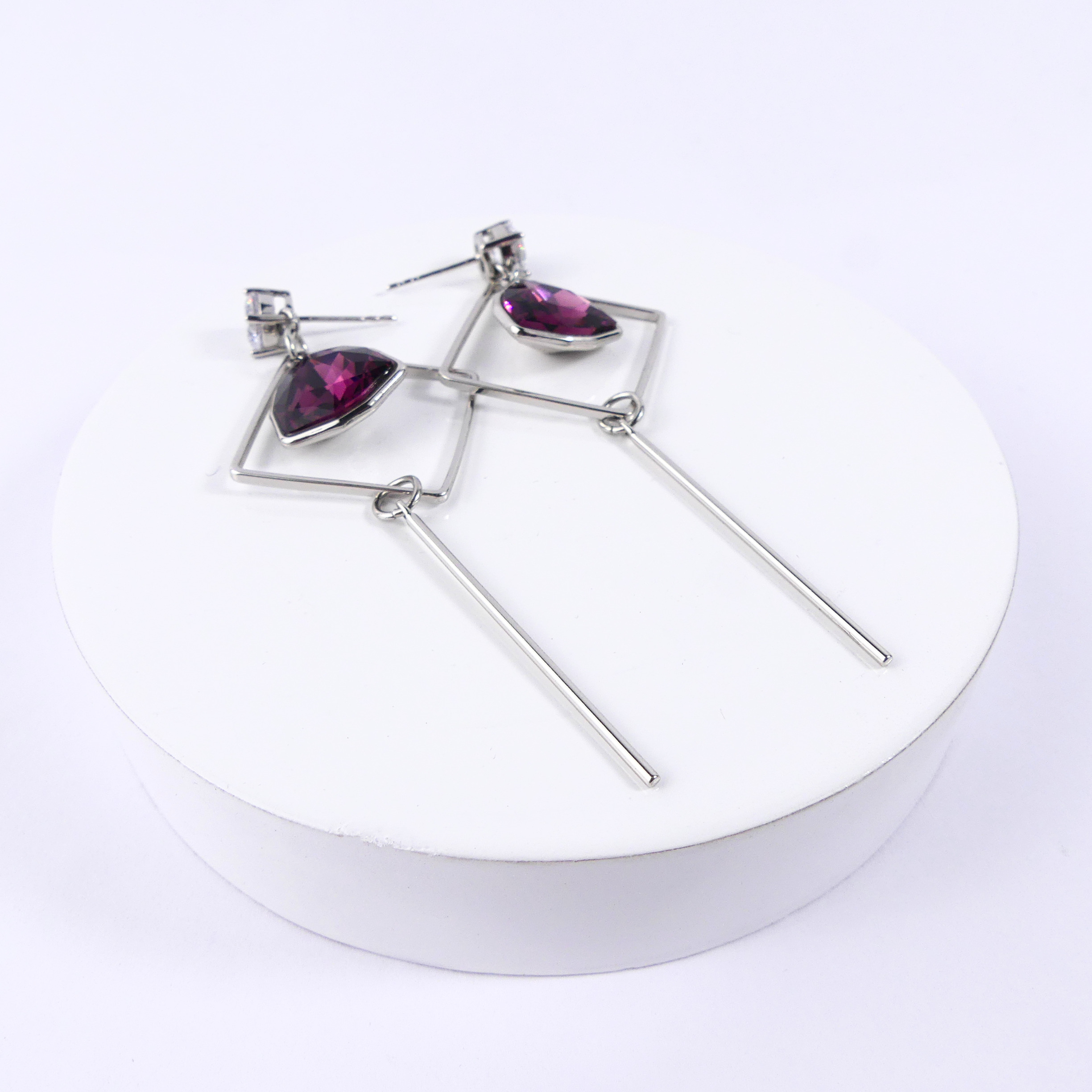 boucle d'oreille pendantes triangle -move – Image 4