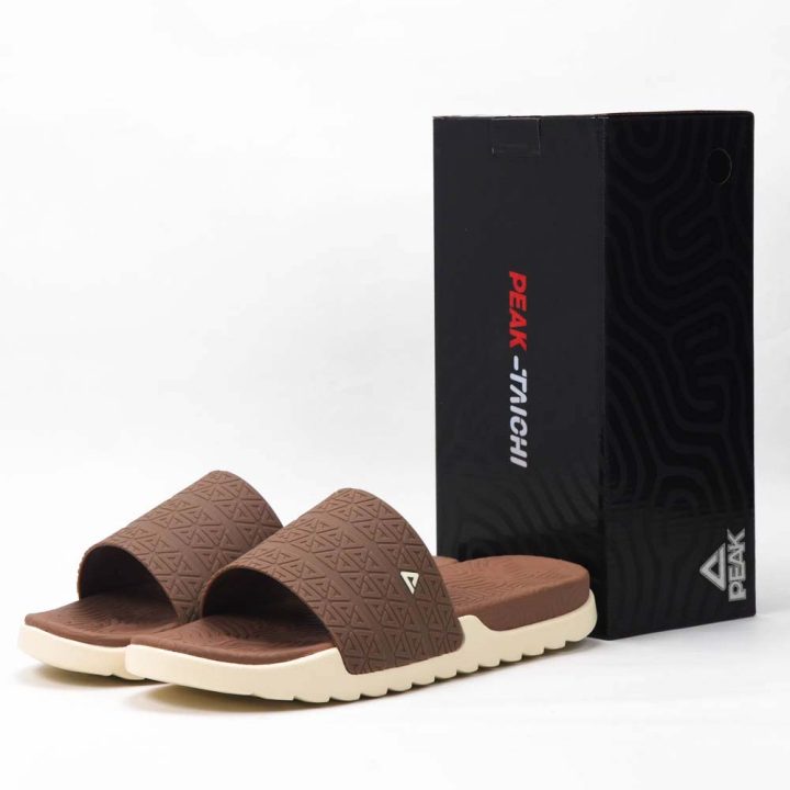 Peak Slippers Brown