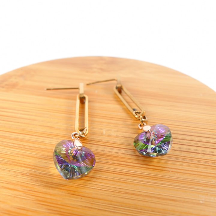 Boucle d&rsquo;oreille coeur mauve