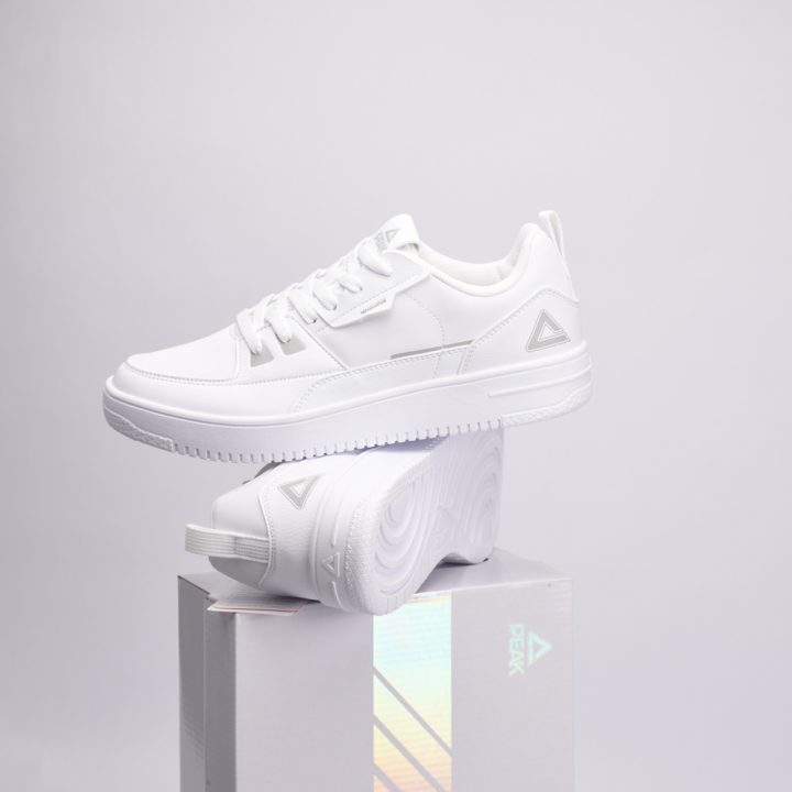 PEAK FOOTWEAR