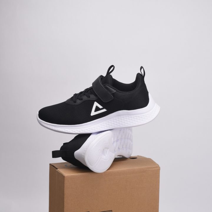 PEAK FOOTWEAR