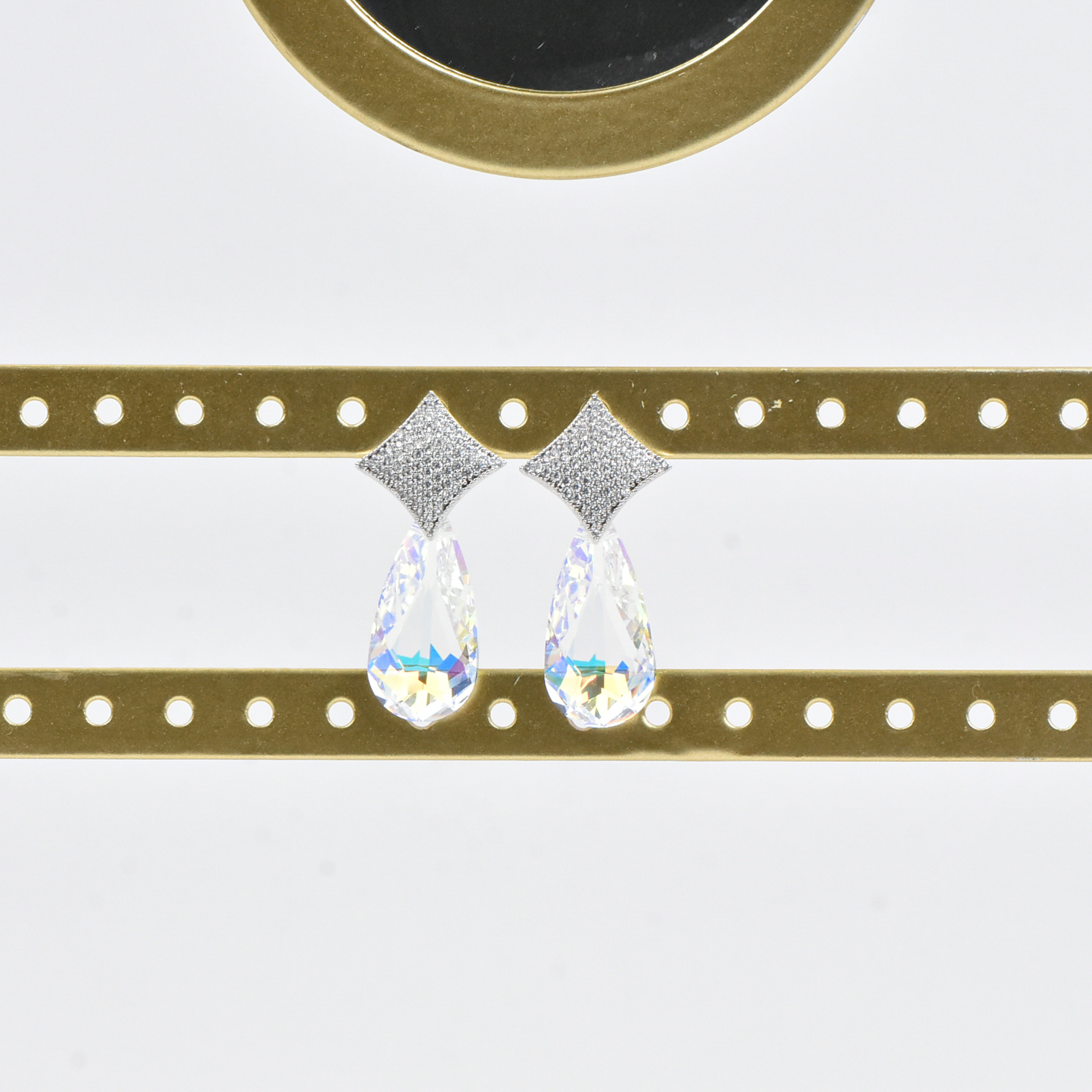 White Unify – Image 3