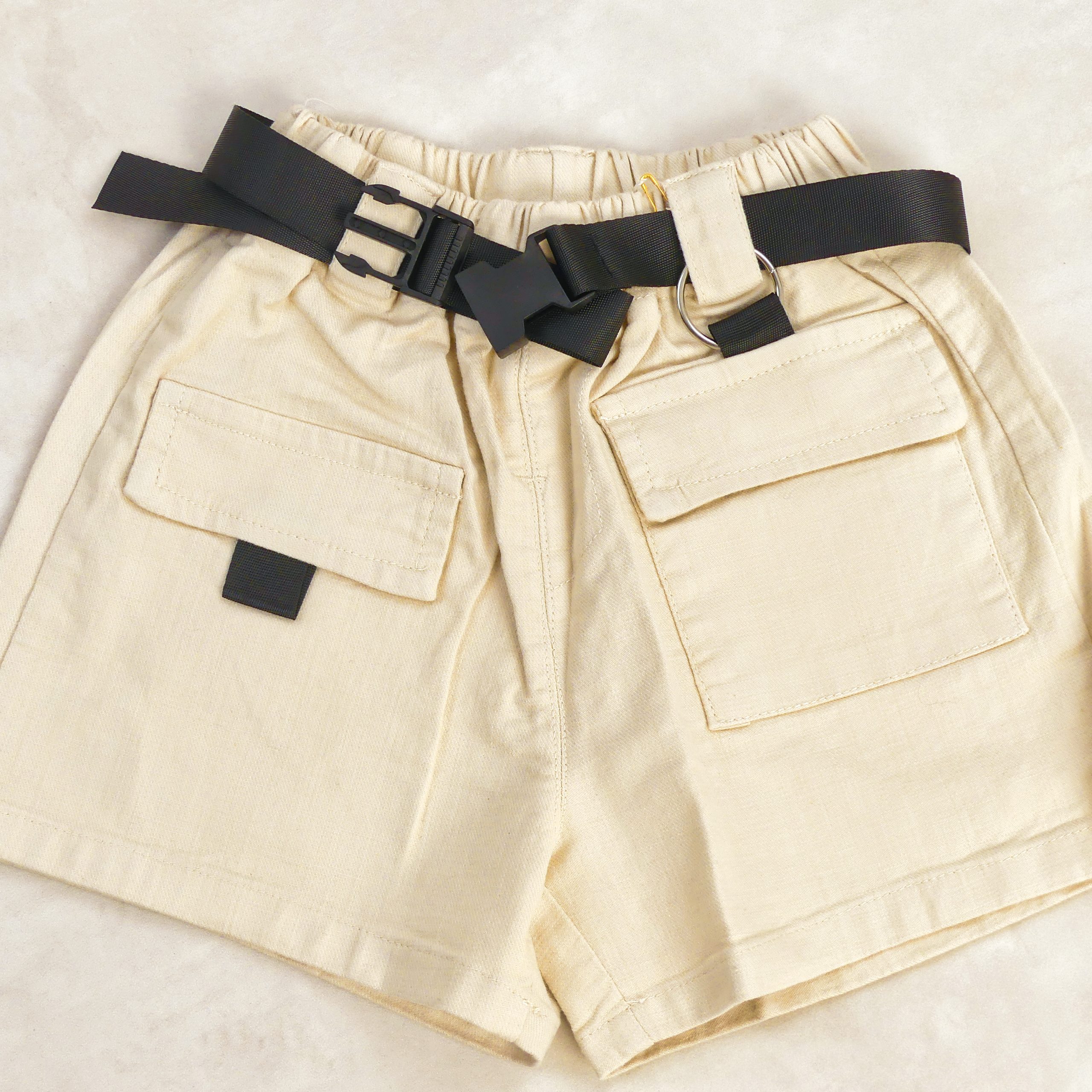 SHORT BEIGE AVEC CEINTURE NOIR – Image 3