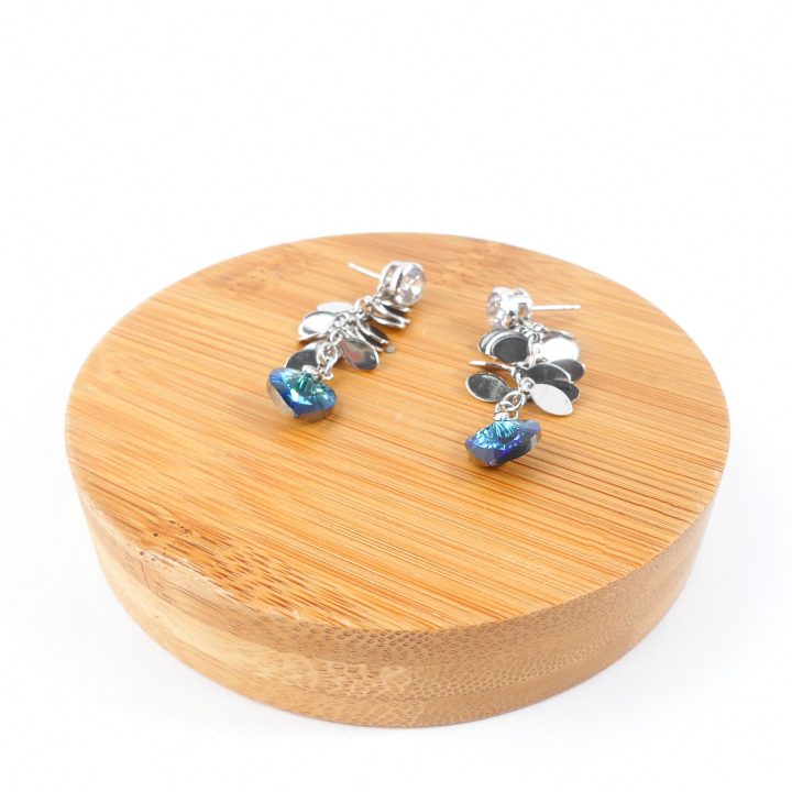 boucle d&rsquo;oreille pendantes coeur bleu nuit